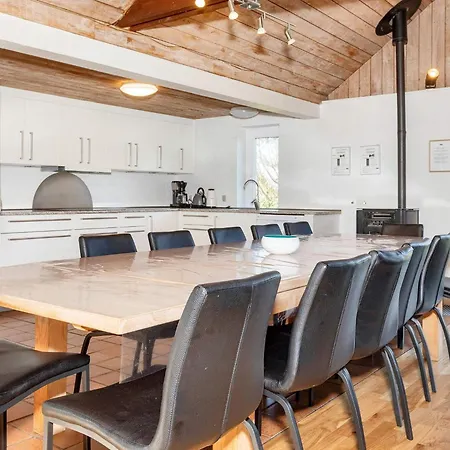Scenic Pool House Retreat * Thyholm
