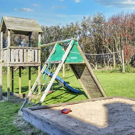 Scenic Pool House Retreat - By Traum Dom wakacyjny *