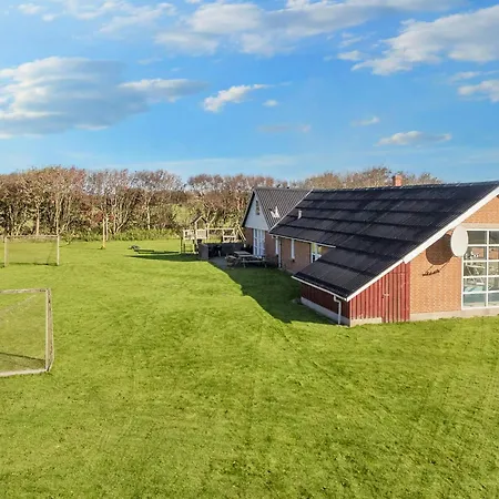 Scenic Pool House Retreat - By Traum *