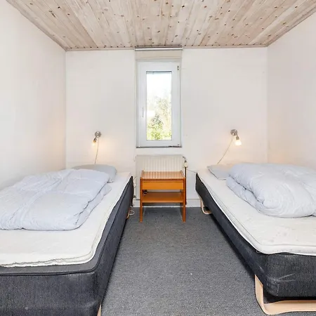 Scenic Pool House Retreat - By Traum