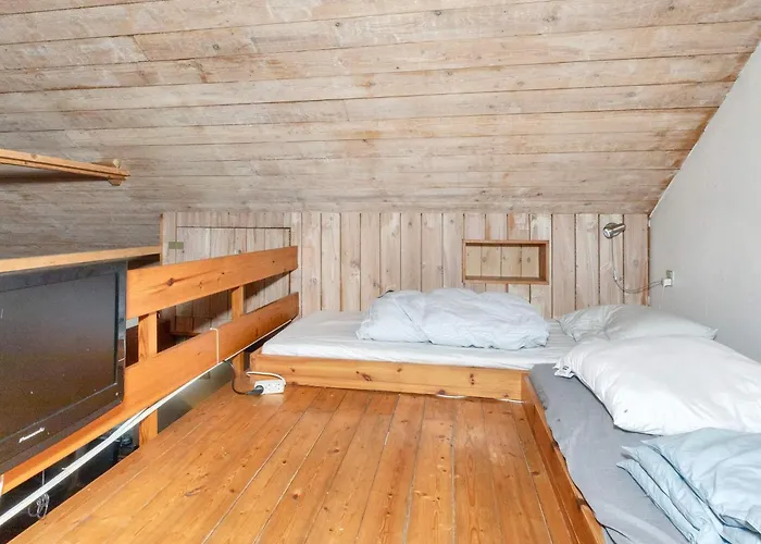 Scenic Pool House Retreat - By Traum *